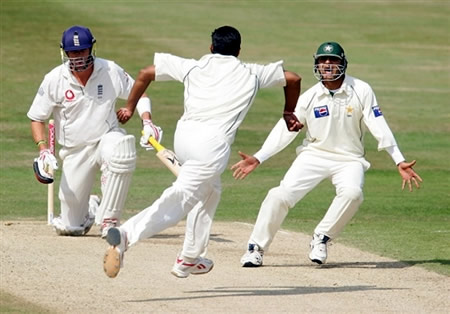 Kevin Pietersen is bowled out by Danish Kaneria