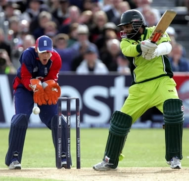 Mohammad Yousuf plays a shot