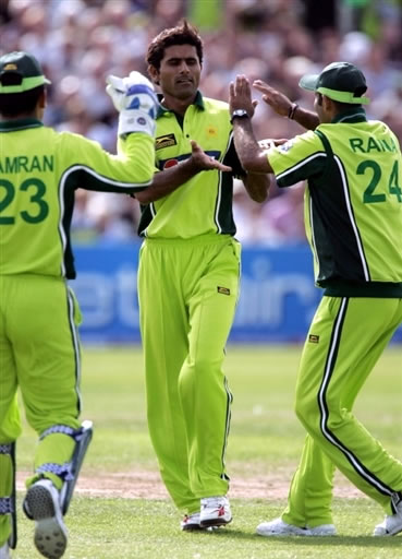 Abdul Razzaq celebrates the wicket of Reed