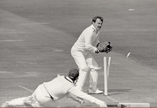 Ian Gould keeping wicket