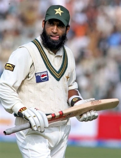 Mohammad Yousuf walks back to the pavilion