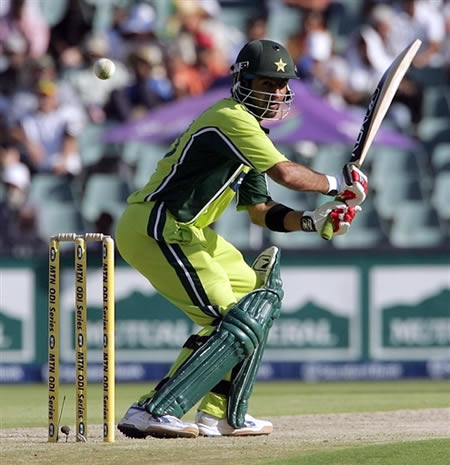 Shoaib Malik plays a shot