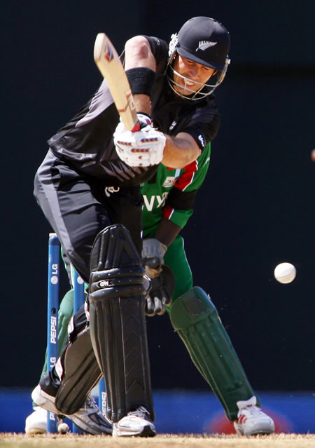 Stephen Fleming plays a shot