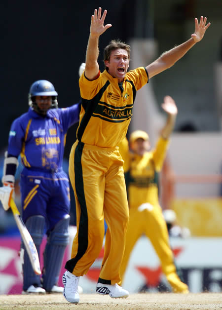 Glenn McGrath appeals successfully for lbw against Kumar Sangakkara