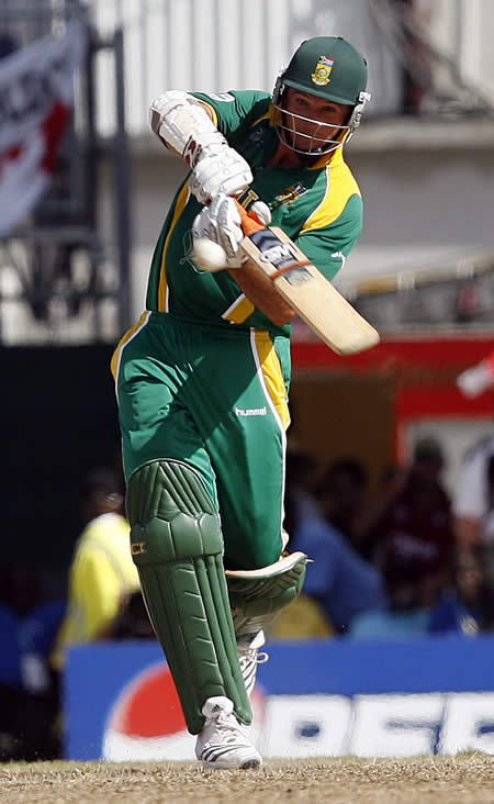 Graeme Smith hits a boundary