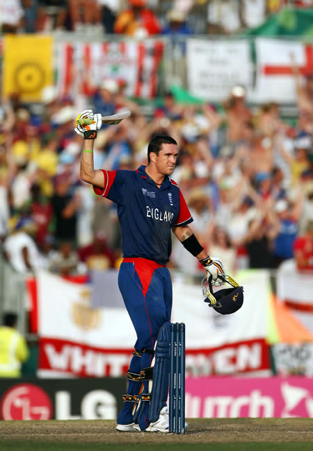 Kevin Pietersen celebrates his century