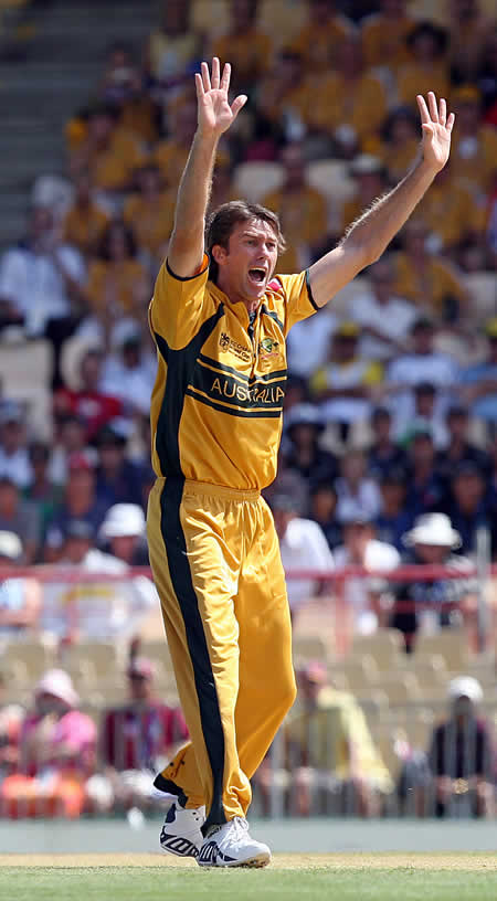 Glenn McGrath unsuccessfully appeals for lbw against AB de Villiers