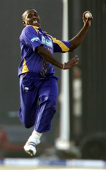 Ruchira Perera about to deliver a ball