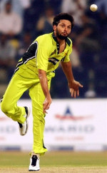 Shahid Afridi delivers a ball