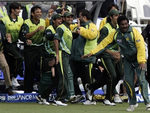 Pakistan team celebrates their victory over New Zealand