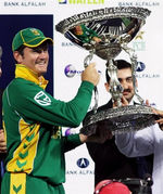 Graeme Smith holds the winning trophy of the ODI series