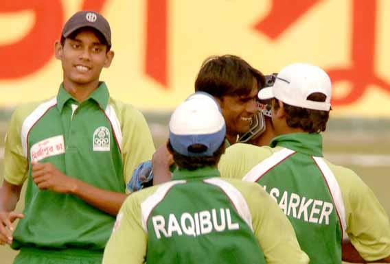 Barisal celebrates the fall of wicket