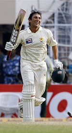 Younis Khan celebrates his century