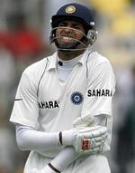 VVS Laxman is hit by Shoaib Akhtar on his elbow