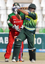 Nasir Jamshed Plays a shot