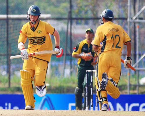 Michael Hill (left) and Kumar Sarna in action against Pakistan