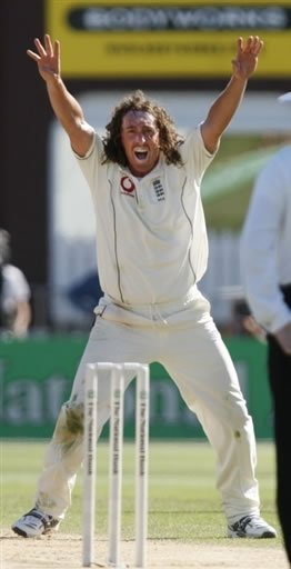 Ryan Sidebottom helps England to level the series