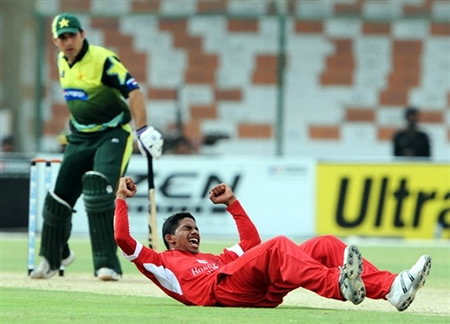 Nadeem Ahmed celebrates the wicket of Misbah-ul-Haq