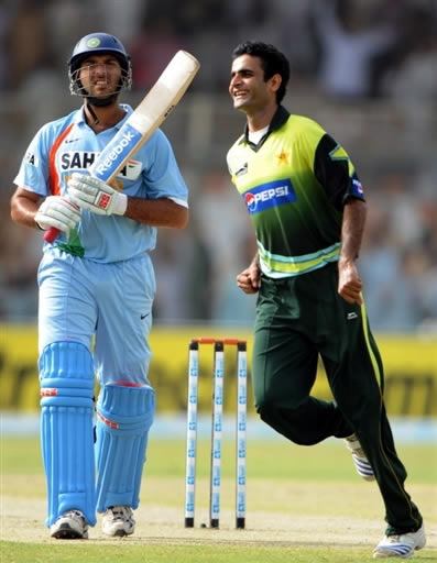 Iftikhar Anjum celebrates the wicket of Yuvraj Singh