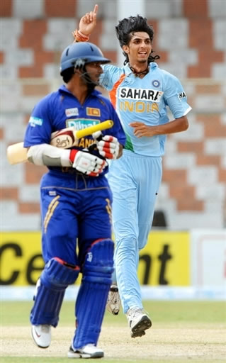 Ishant Sharma celebrates the wicket of Sangakkara