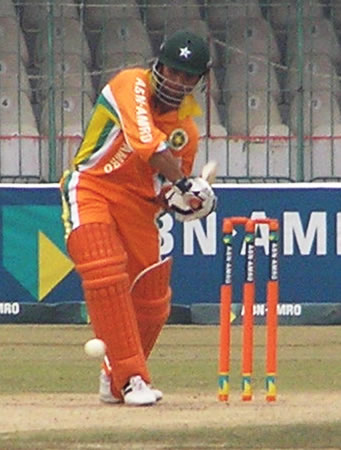 Imran Farhat gets ready to drive a ball