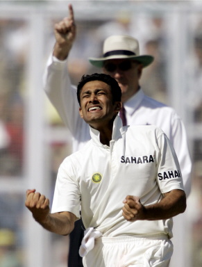 Anil Kumble celebrates