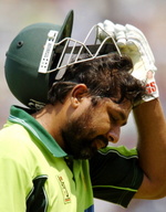 Inzamam-ul-Haq removes his helmet after he was out on 24