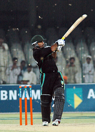 Asif Hussain on his way to 83*