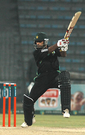 Mohammad Hafeez batting