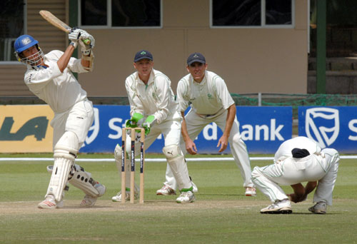 Gerrie Snyman hits the second of two huge sixes