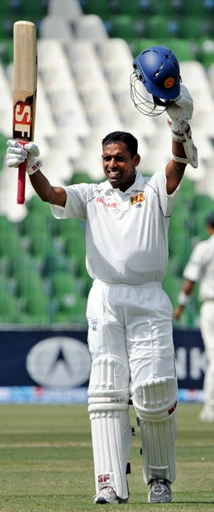 Thilan Samaraweera celebrates his double-century