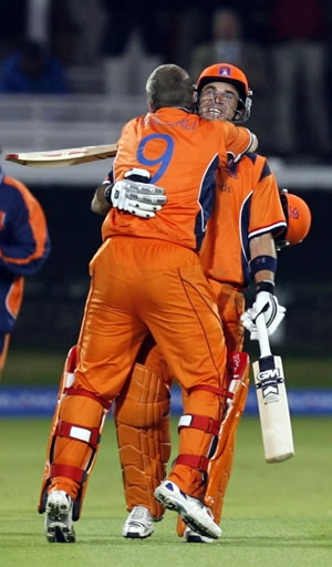 Edgar Schiferli & Ryan ten Doeschate celebrate their stunning win over England