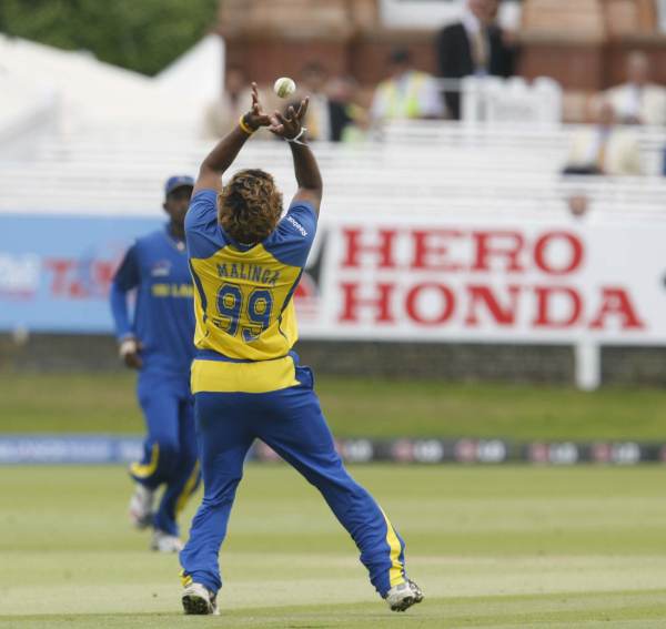 Malinga takes a catch