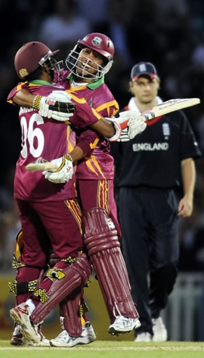 Chanderpaul & Sarwan celebrate victory over England