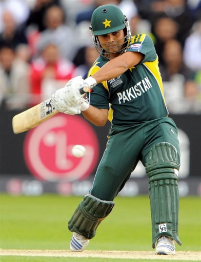 Kamran Akmal hits a four