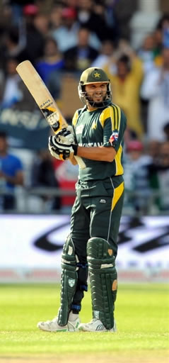 Afridi celebrates his fifty