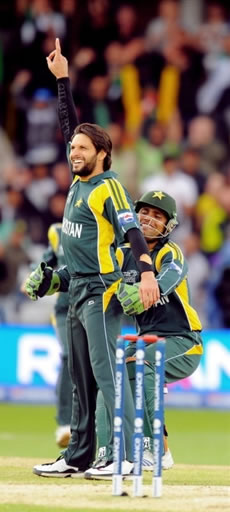 Afridi celebrates the wicket of AB de Villiers