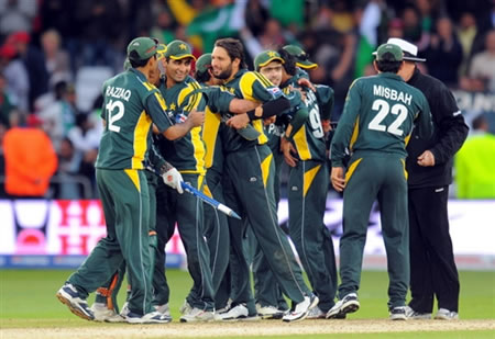 Pakistan players celebrate their victory