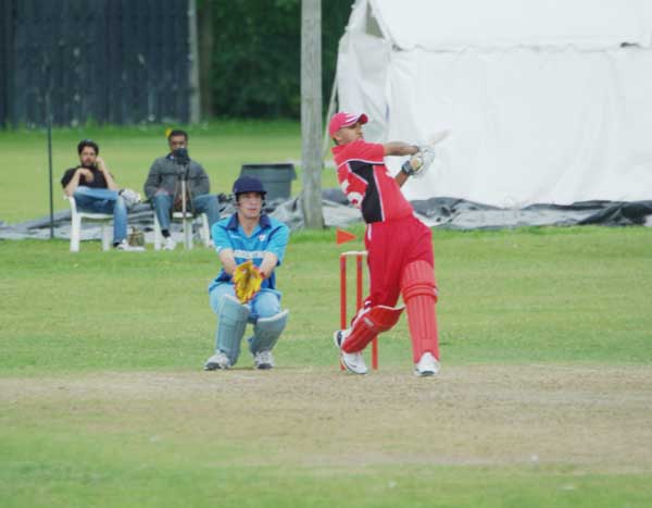 Arsalan Qadir plays a pull shot