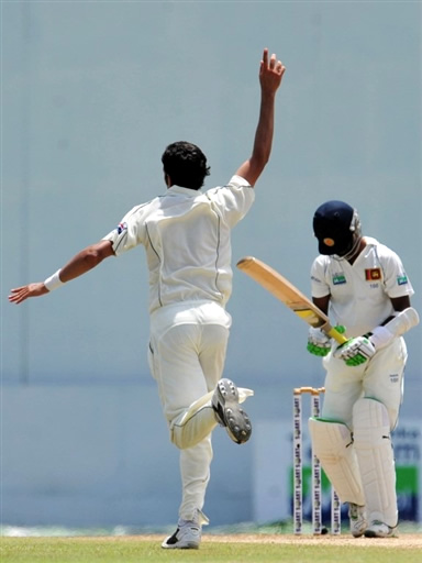 Umar Gul celebrates the wicket of Kulasekara