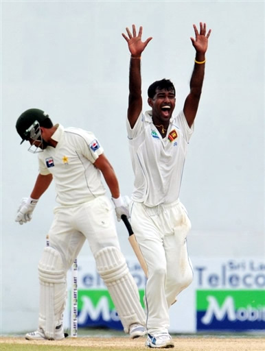 Kulasekara appeals for lbw against Kamran Akmal