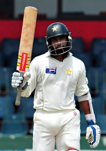 Mohammad Yousuf celebrates his fifty