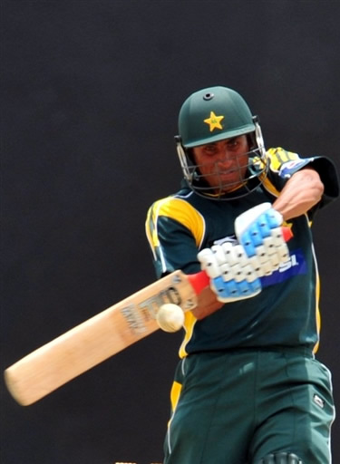 Younis Khan plays a pull shot