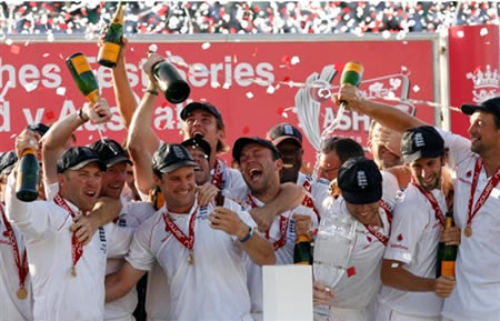 England team celebrate after winning the Ashes 2009