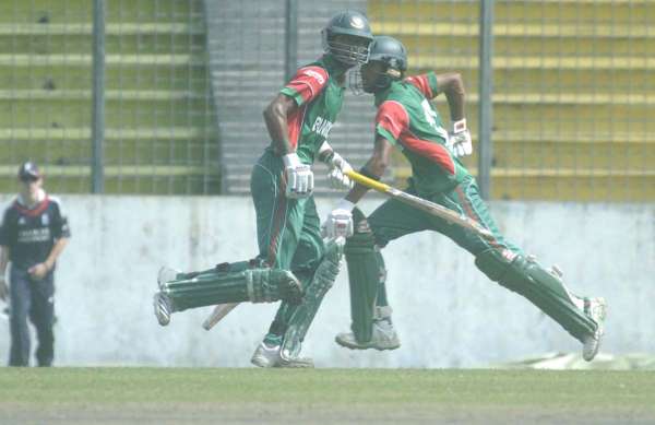 Anamul Haque and Shabbir Rahman of Bangladesh Under 19 during their  fifth wicket