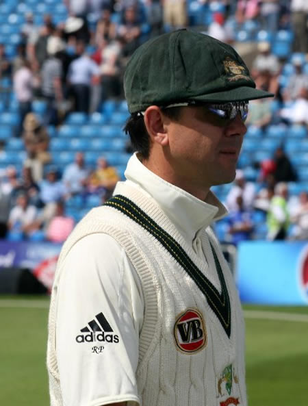 Ponting leaves the field after losing the 2nd and final test against Pakistan