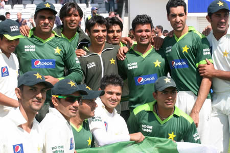 Pakistan team group photo after historic win over Australia