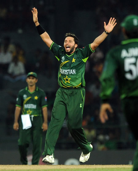 Shahid Afridi 5-wkt haul helps Pakistan win over Canada