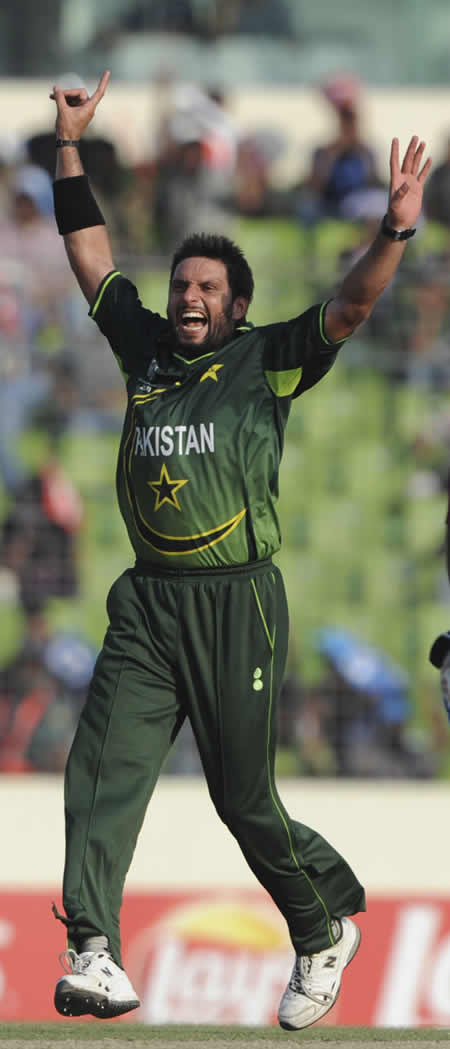 Shahid Afridi with 4 wickets helped Pakistan fold-up West Indies for 112