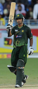 Mohammad Hafeez reaches his half-century